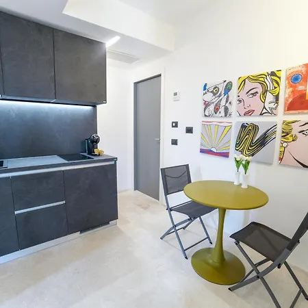 Apart-hotel Domus Delfino 4*