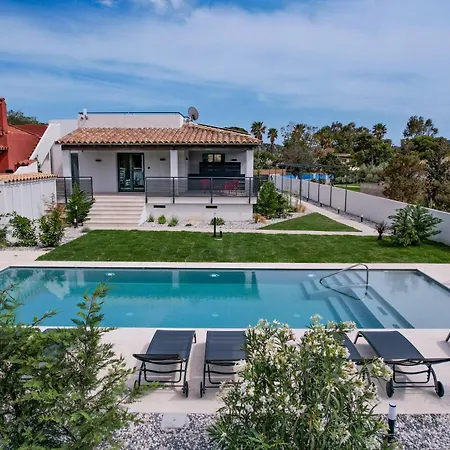 Sirius Porto Giunco ヴィッラシミーウス